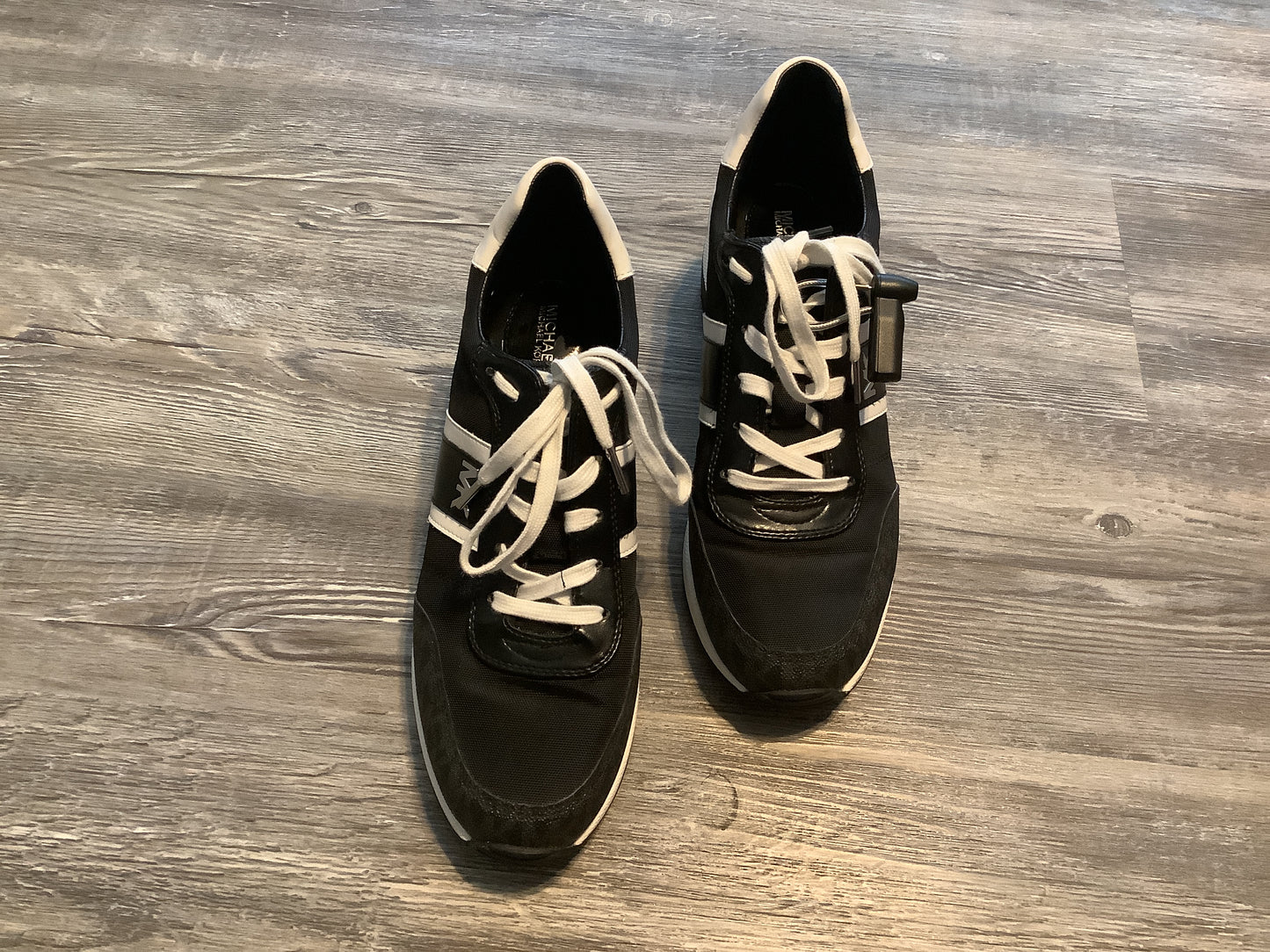 Black & White Shoes Sneakers Michael Kors, Size 10