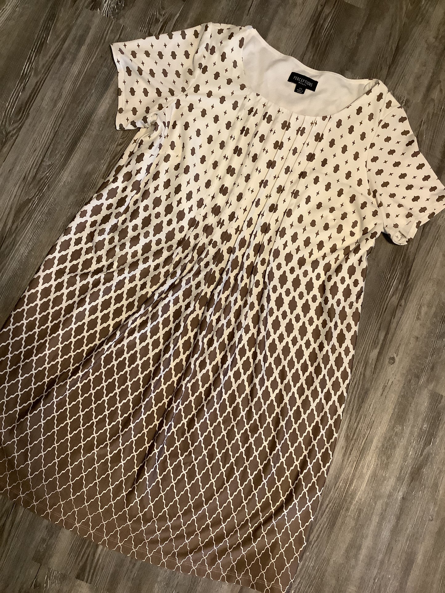 Dress Casual Short By Perceptions In Tan & White, Size: 2x