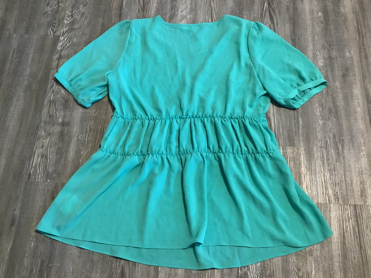 Top Short Sleeve By Michael Kors In Green, Size: L