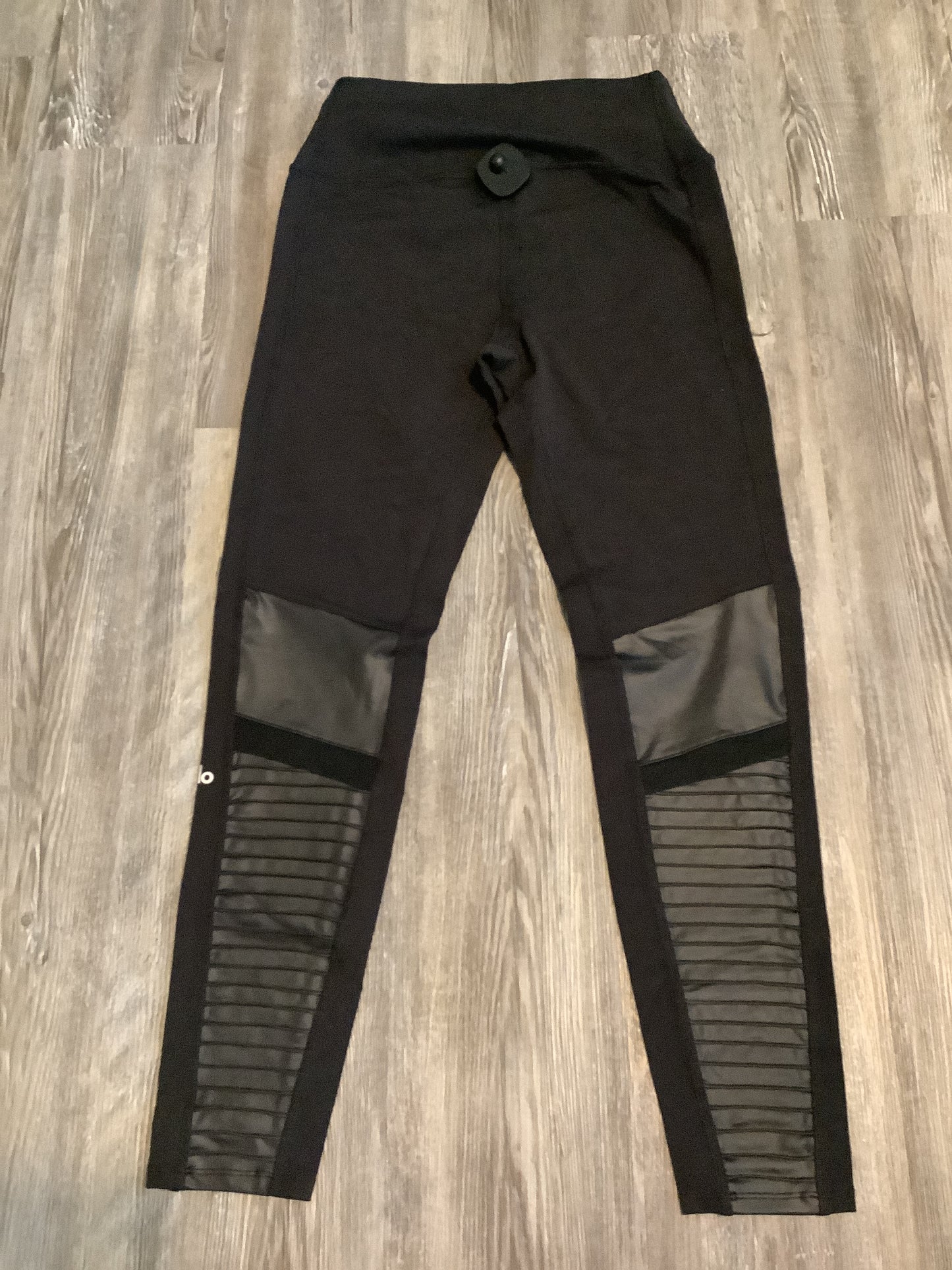 Athletic Leggings By Alo In Black, Size: Xl