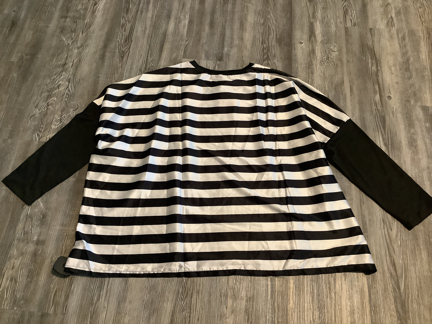 Top Long Sleeve By Clothes Mentor In Striped Pattern, Size: L