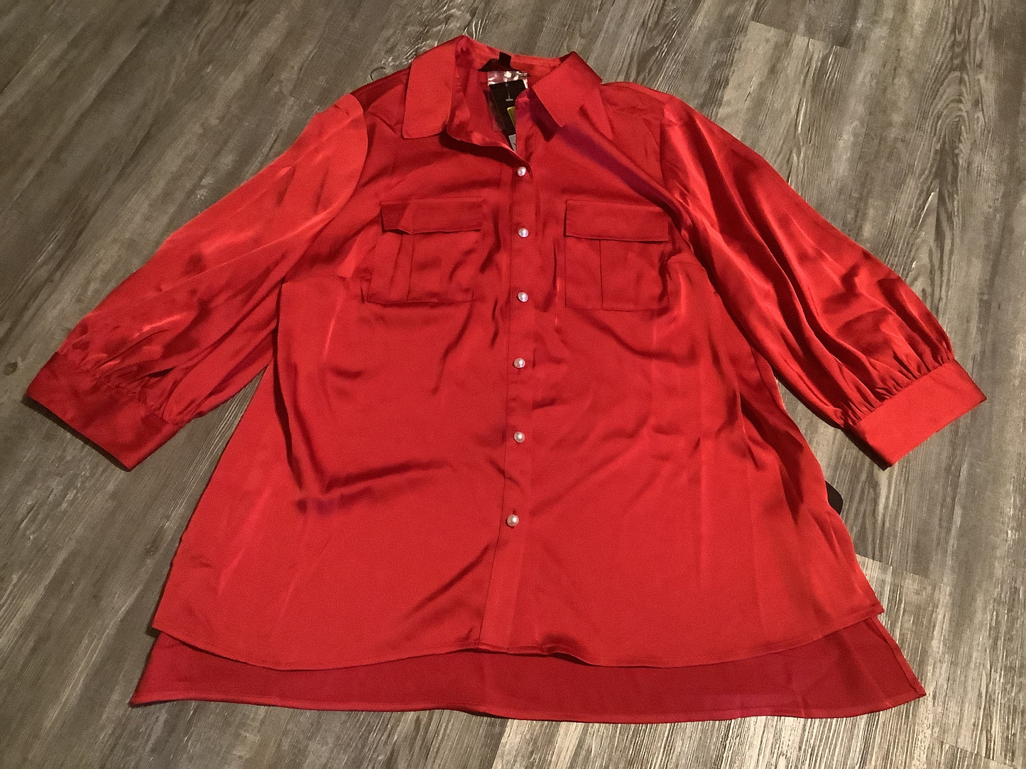 Top Long Sleeve By Investments In Red, Size: 1x