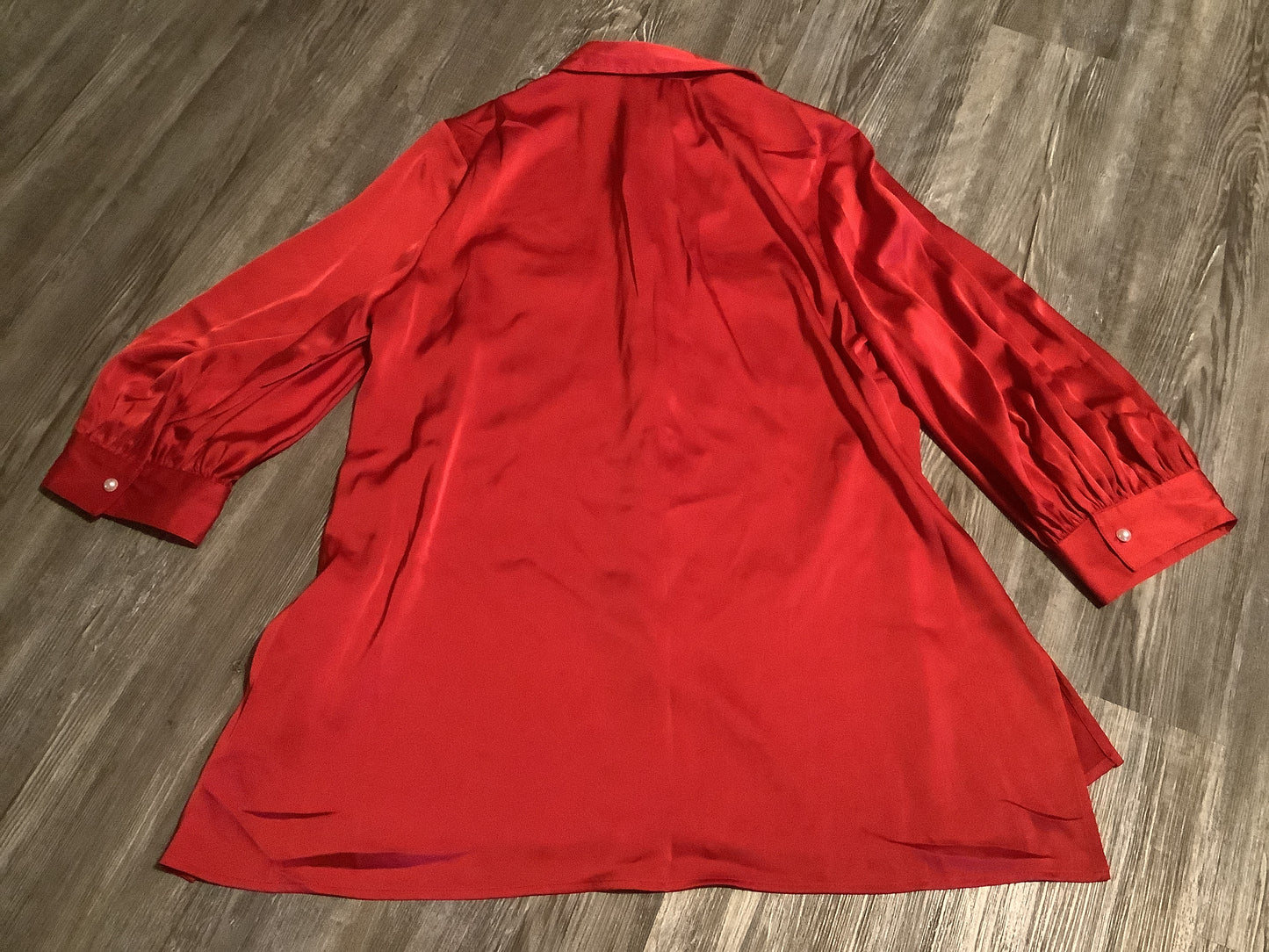 Top Long Sleeve By Investments In Red, Size: 1x