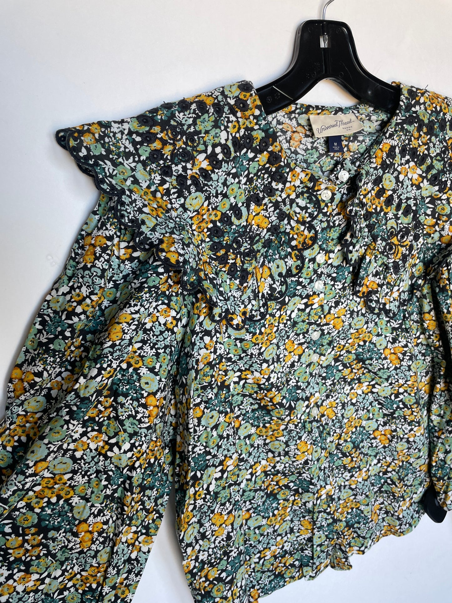 Top Long Sleeve By Universal Thread In Floral Print, Size: M