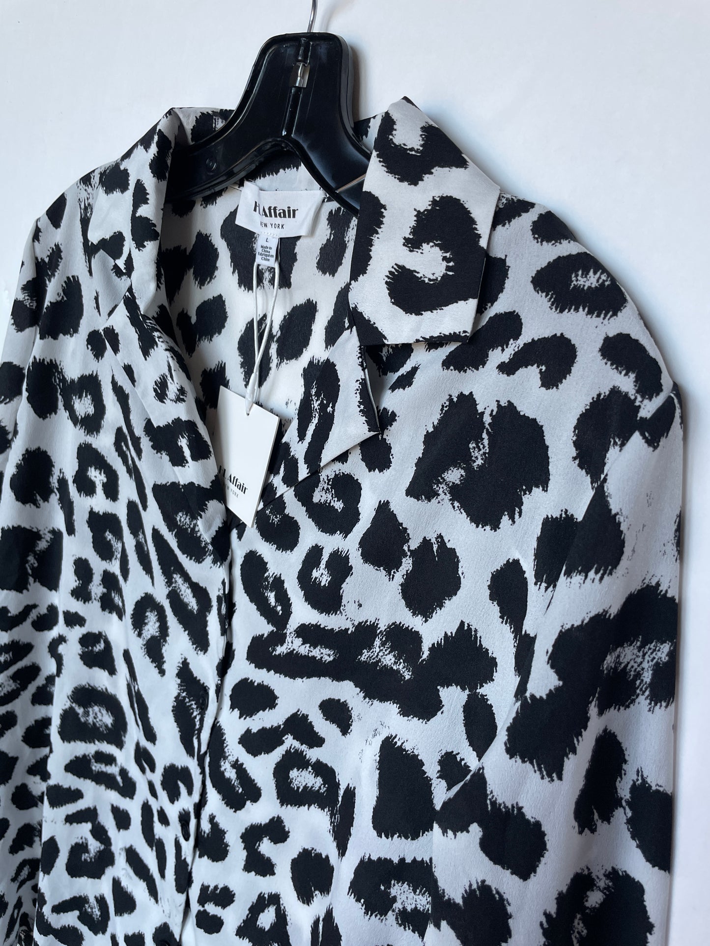 Top Long Sleeve By Cmb In Animal Print, Size: L