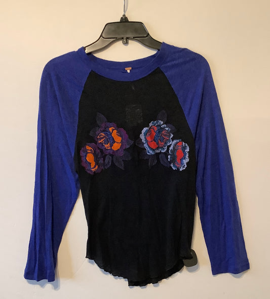 Top Long Sleeve By Free People In Blue, Size: S