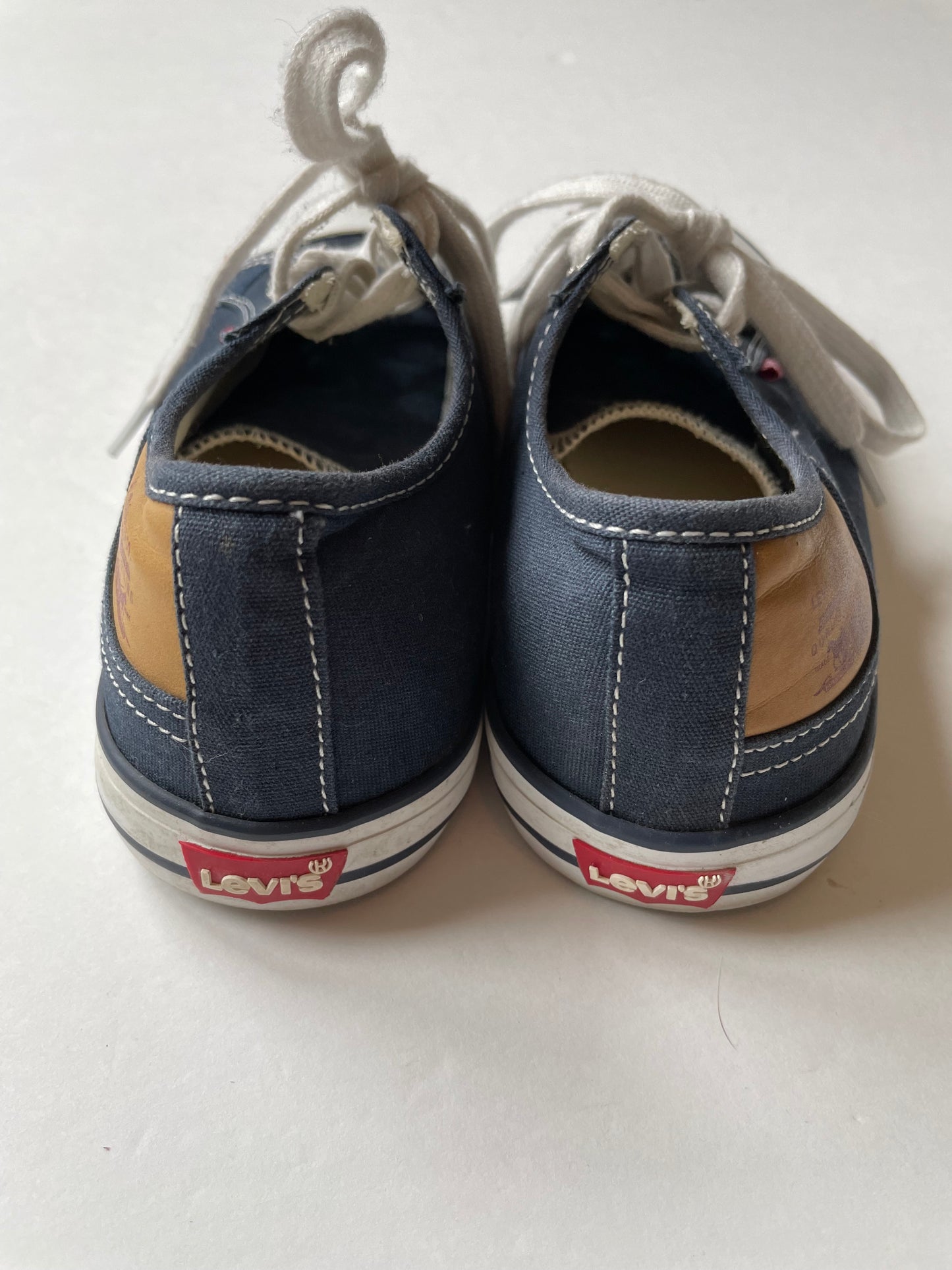 Shoes Sneakers By Levis In Blue, Size: 7.5