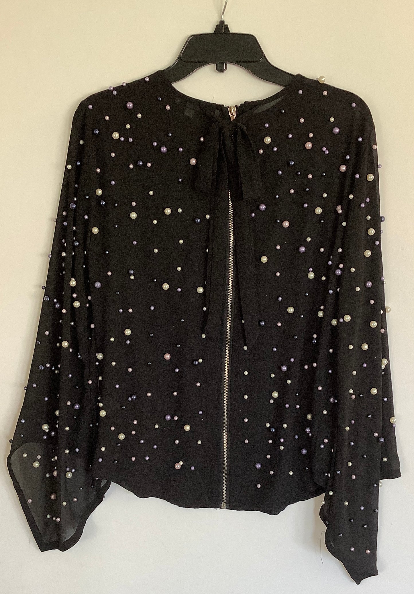 Top Long Sleeve By Clothes Mentor In Black, Size: L