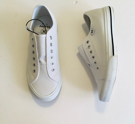 Shoes Sneakers By Clothes Mentor In White, Size: 6.5