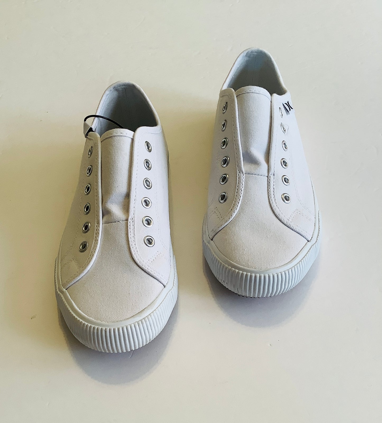 Shoes Sneakers By Clothes Mentor In White, Size: 6.5