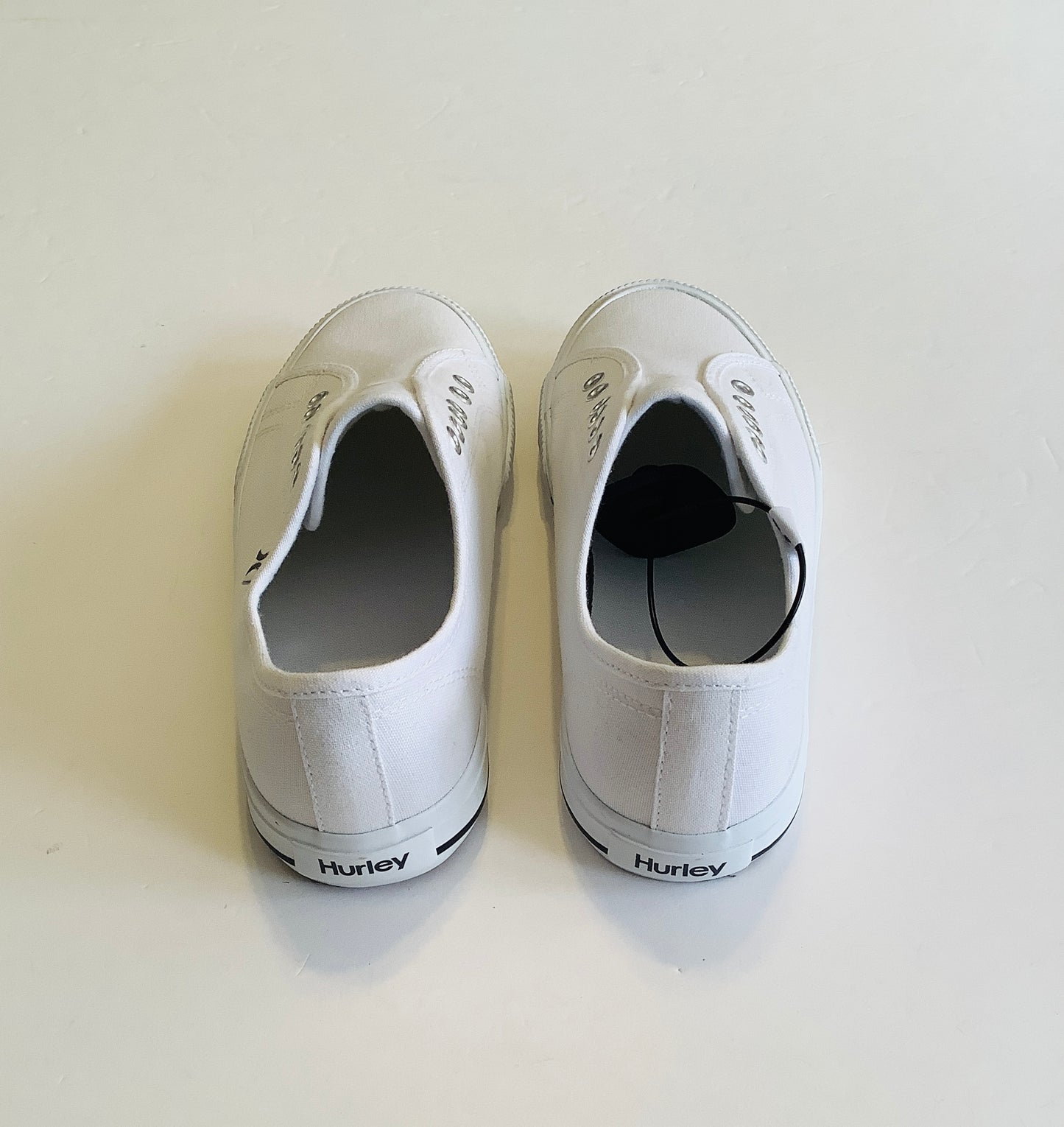 Shoes Sneakers By Clothes Mentor In White, Size: 6.5