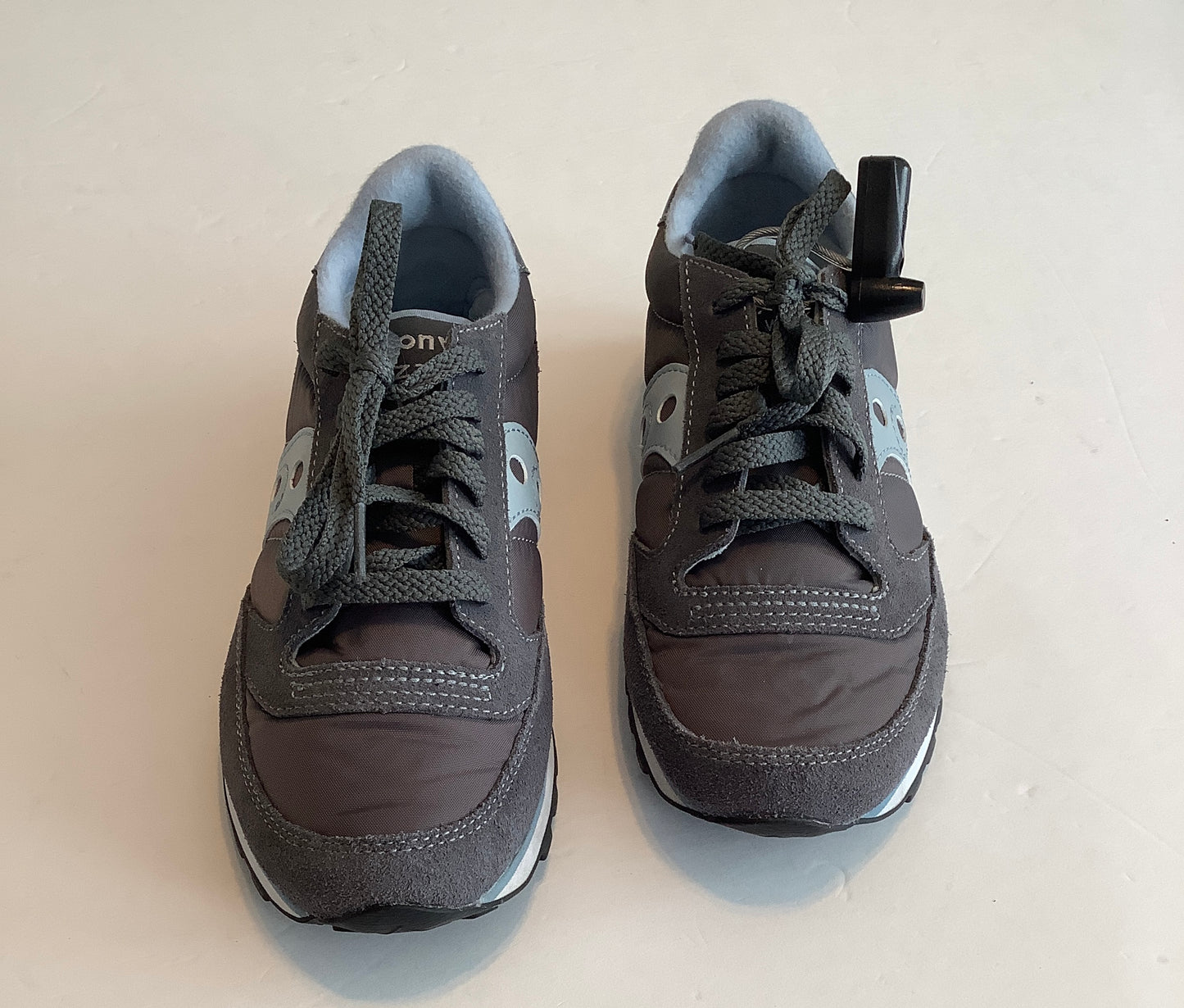 Shoes Athletic By Sacouny In Grey, Size: 6.5