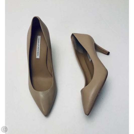 Shoes Designer By Diane Von Furstenberg In Tan, Size: 8