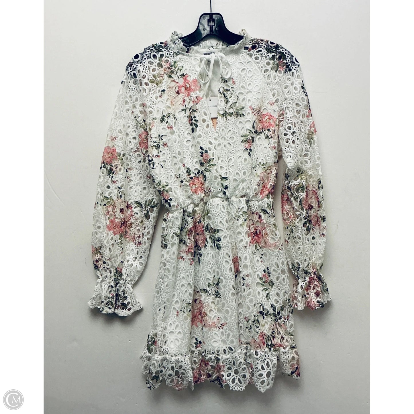 Dress Casual Short By Missguided In White, Size: S