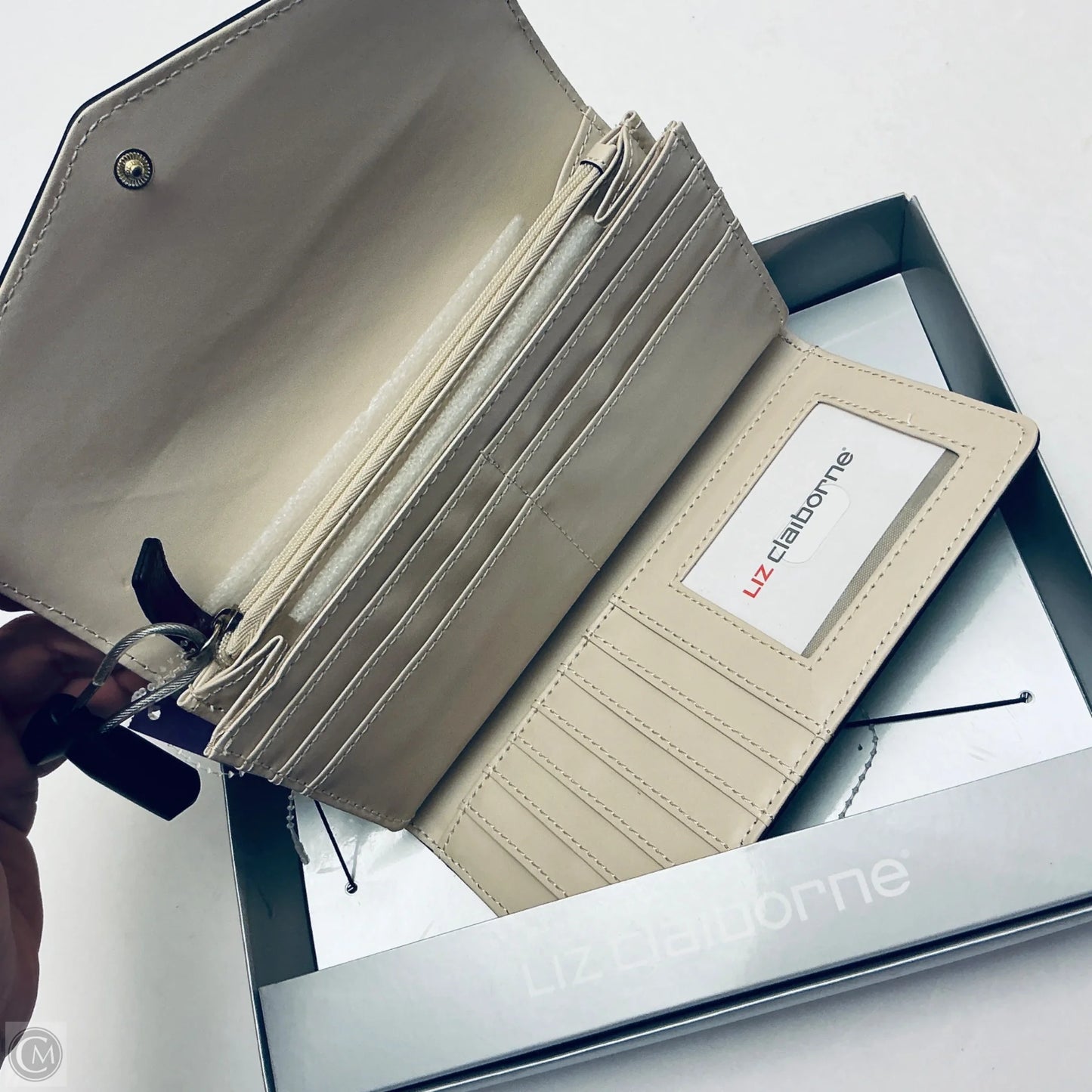 Wallet By Liz Claiborne, Size: Large