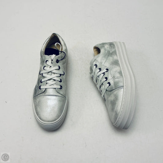 Shoes Sneakers By Corkys In Silver, Size: 8