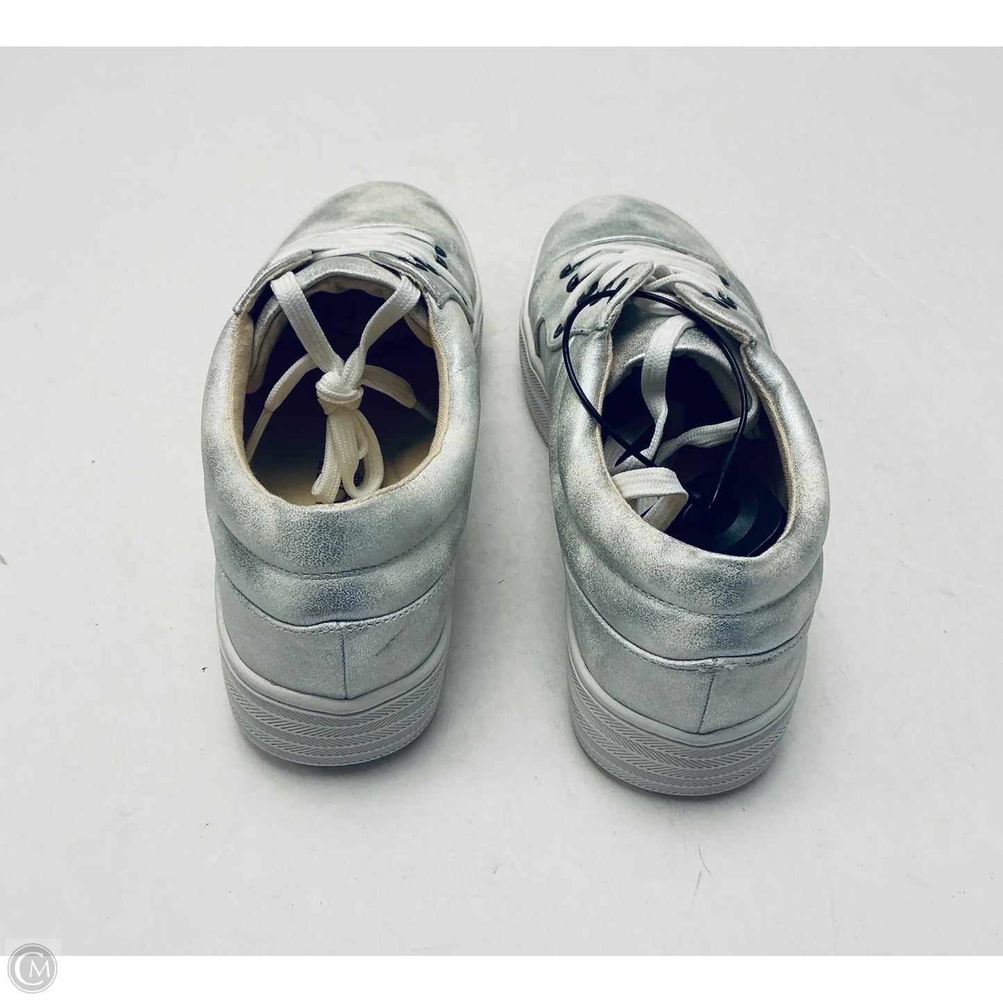 Shoes Sneakers By Corkys In Silver, Size: 8