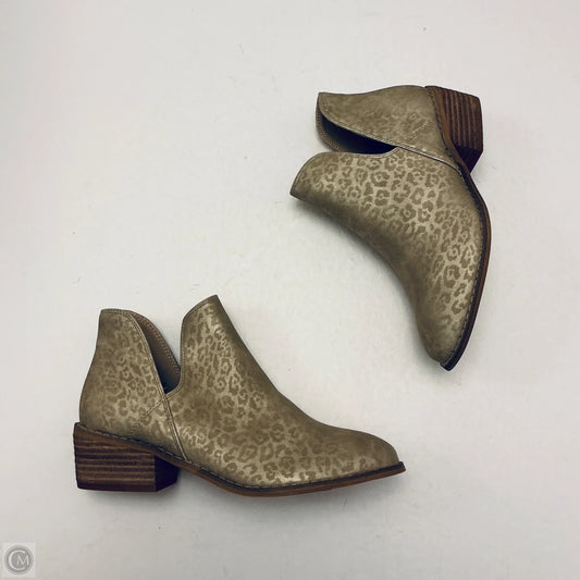 Boots Ankle Flats By Corkys In Animal Print, Size: 8