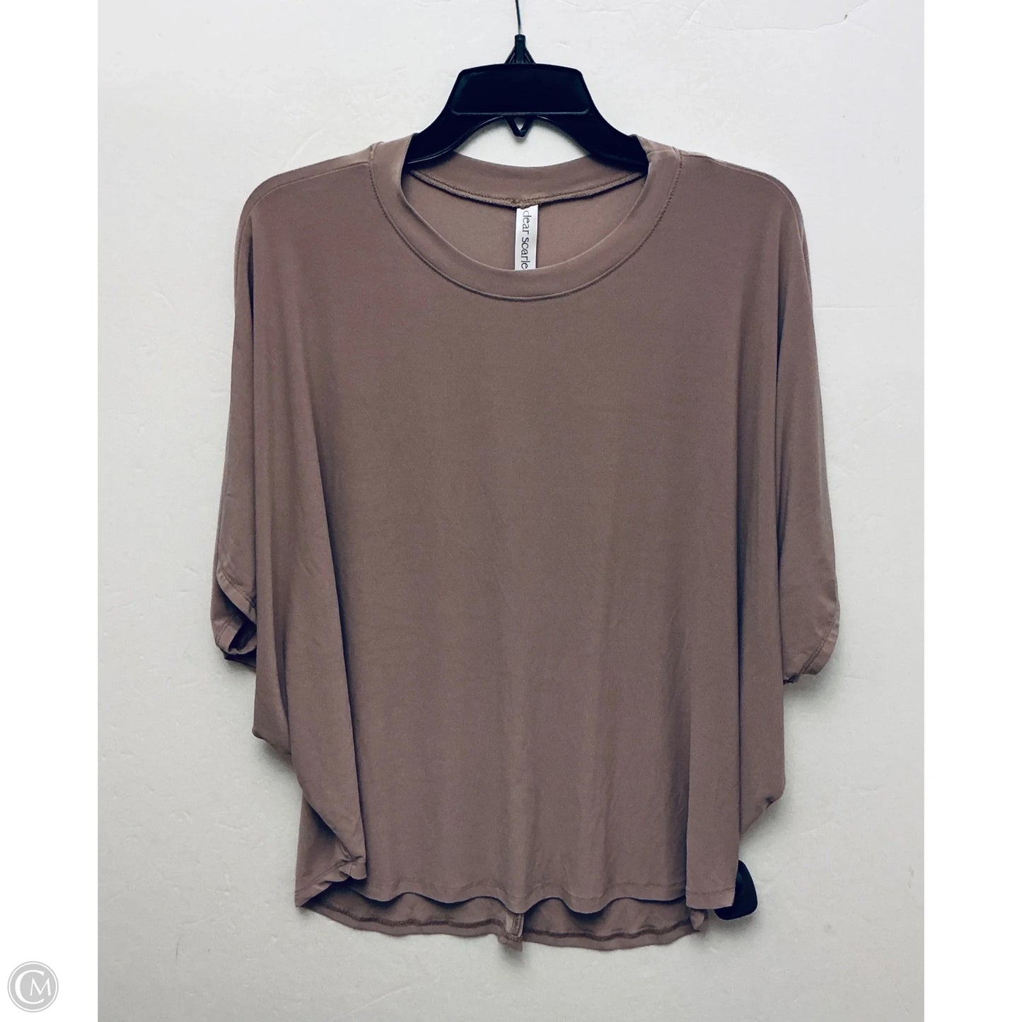 Top Short Sleeve By Dear Scarlett In Brown, Size: M