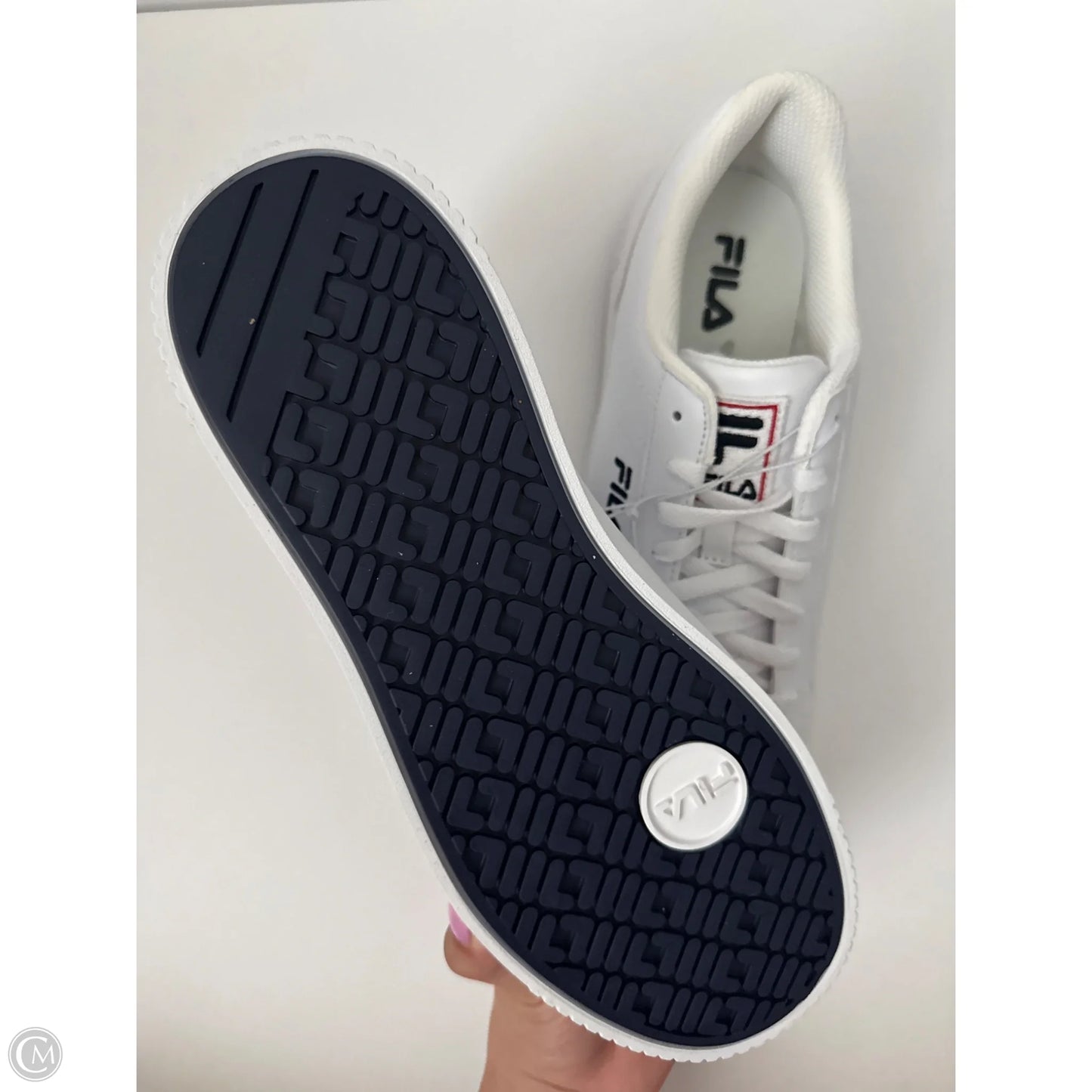 Shoes Sneakers By Fila In White, Size: 9