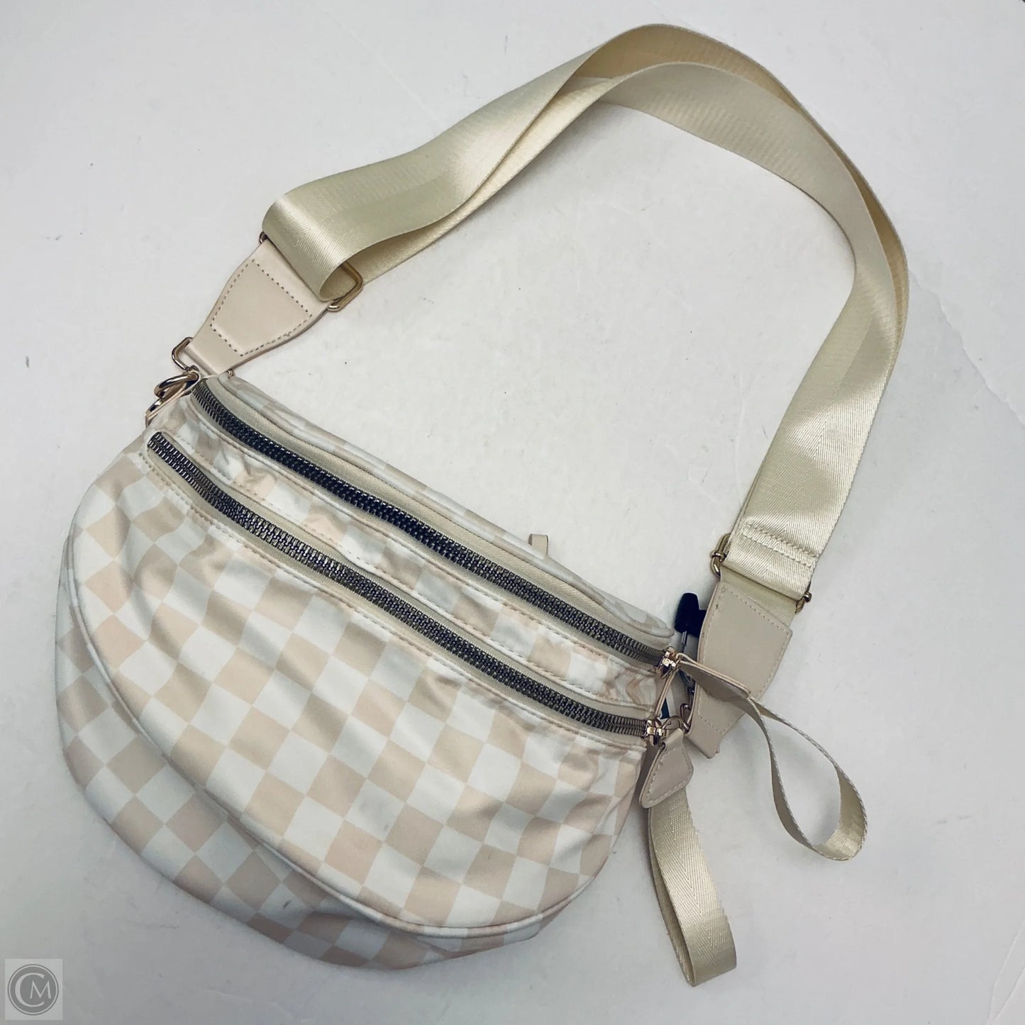 Crossbody By Clothes Mentor, Size: Medium