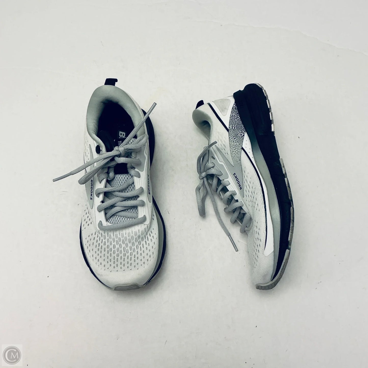 Shoes Athletic By Brooks In Grey, Size: 6