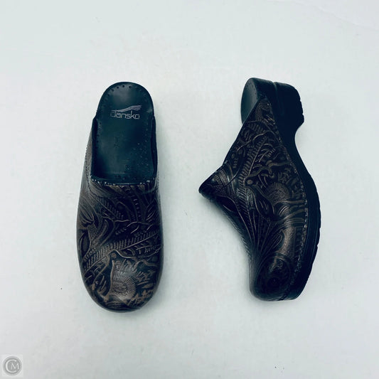 Shoes Heels Platform By Dansko In Black & Brown, Size: 9