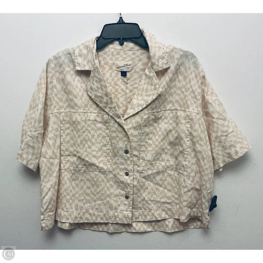 Top Short Sleeve By Universal Thread In Plaid Pattern, Size: M