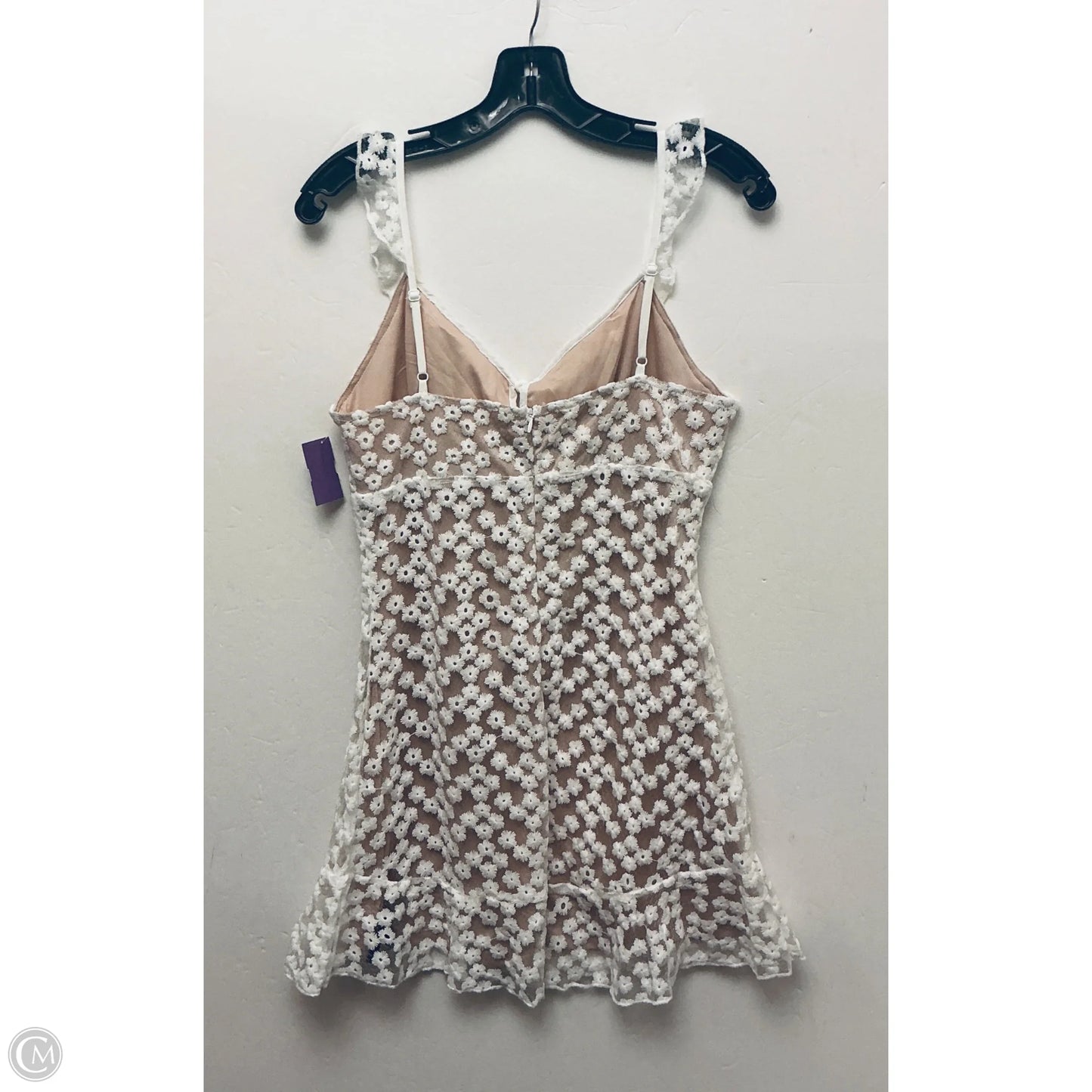 Dress Casual Short By Clothes Mentor In White, Size: M