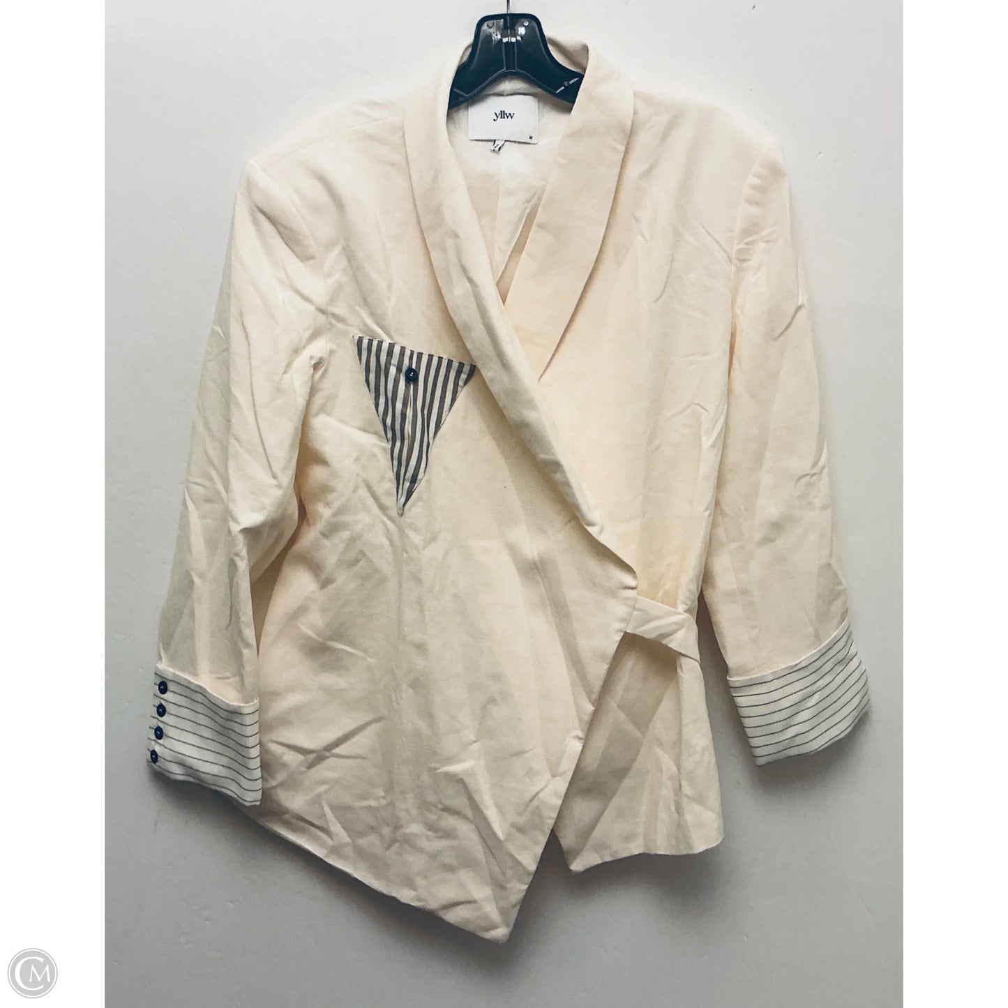 Blazer By Clothes Mentor In Cream, Size: M