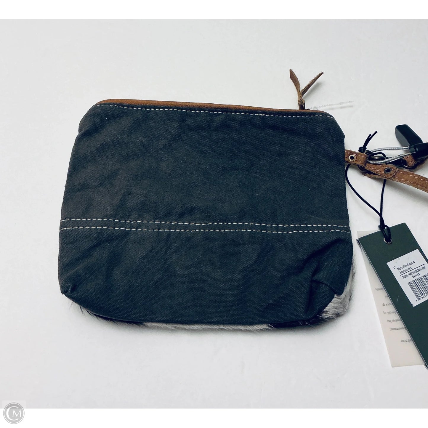 Wristlet By Clothes Mentor, Size: Medium