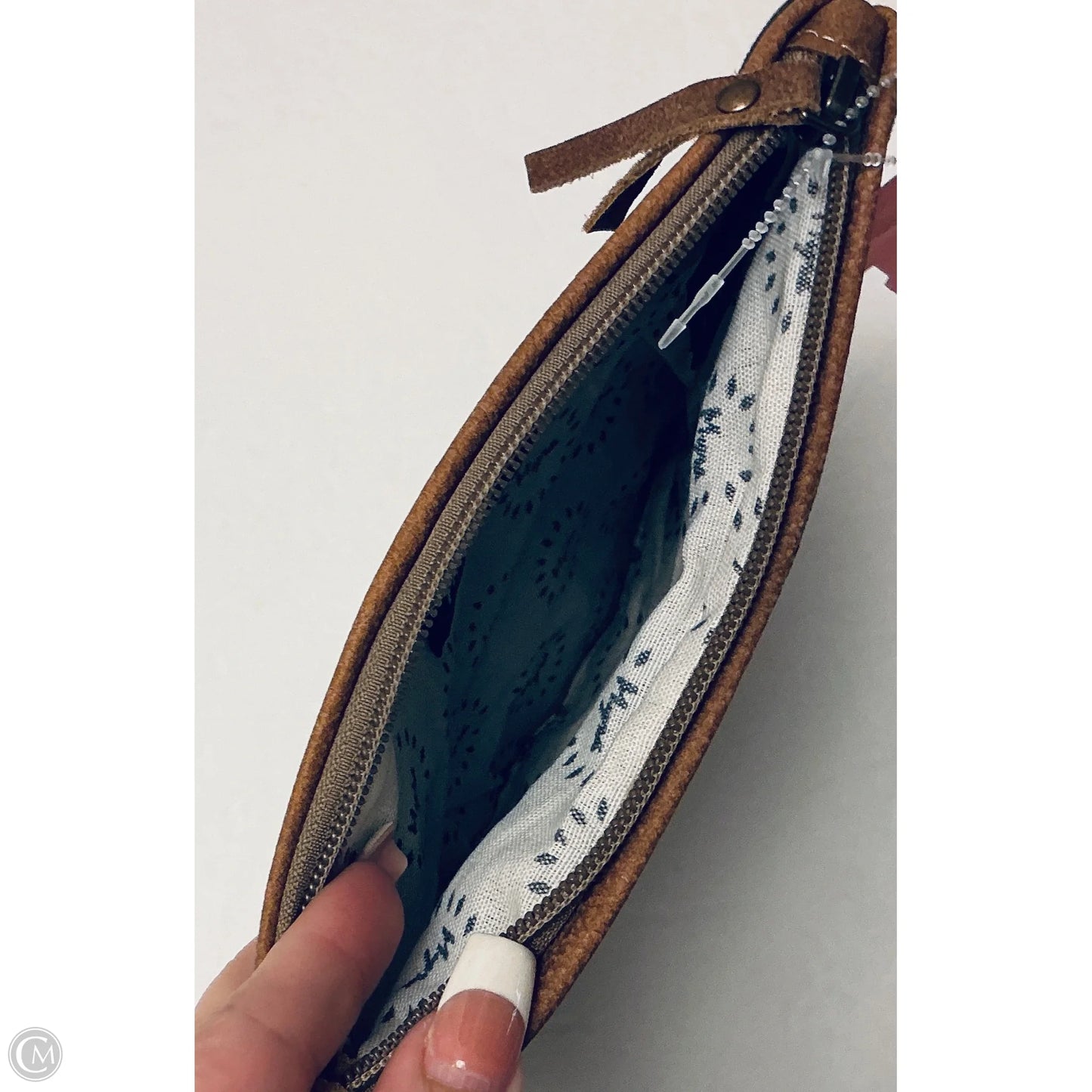 Wristlet By Clothes Mentor, Size: Medium