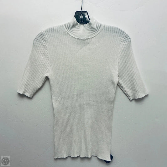 Top Short Sleeve By Clothes Mentor In White, Size: M