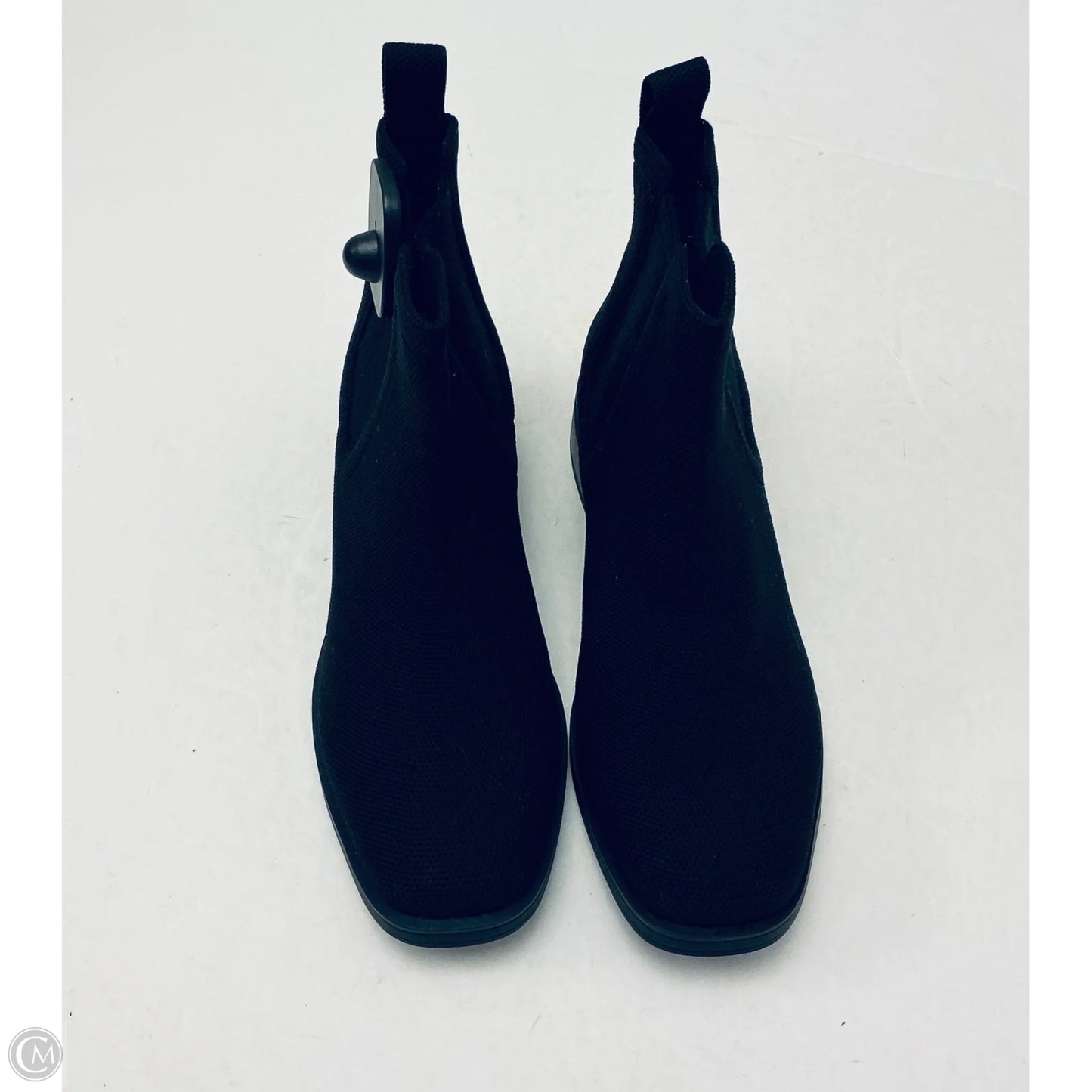 Boots Ankle Flats By Vivaia In Black, Size: 7