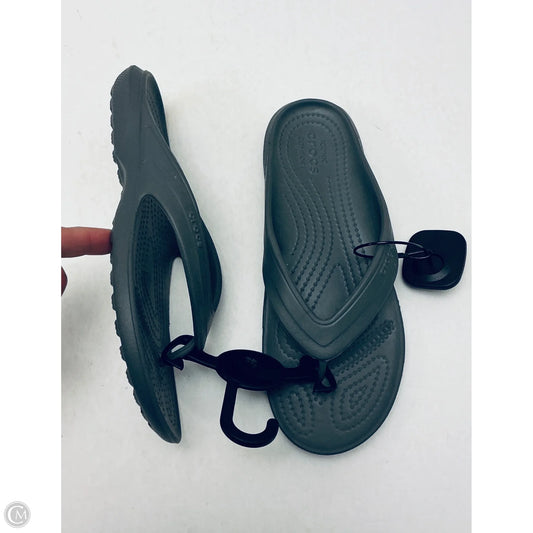 Sandals Flip Flops By Crocs In Grey colored, Size: 7