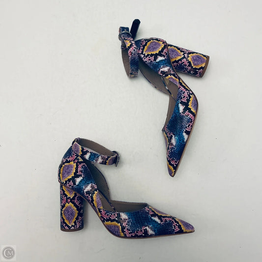 Shoes Sneakers By Clothes Mentor In Snakeskin Print, Size: 8