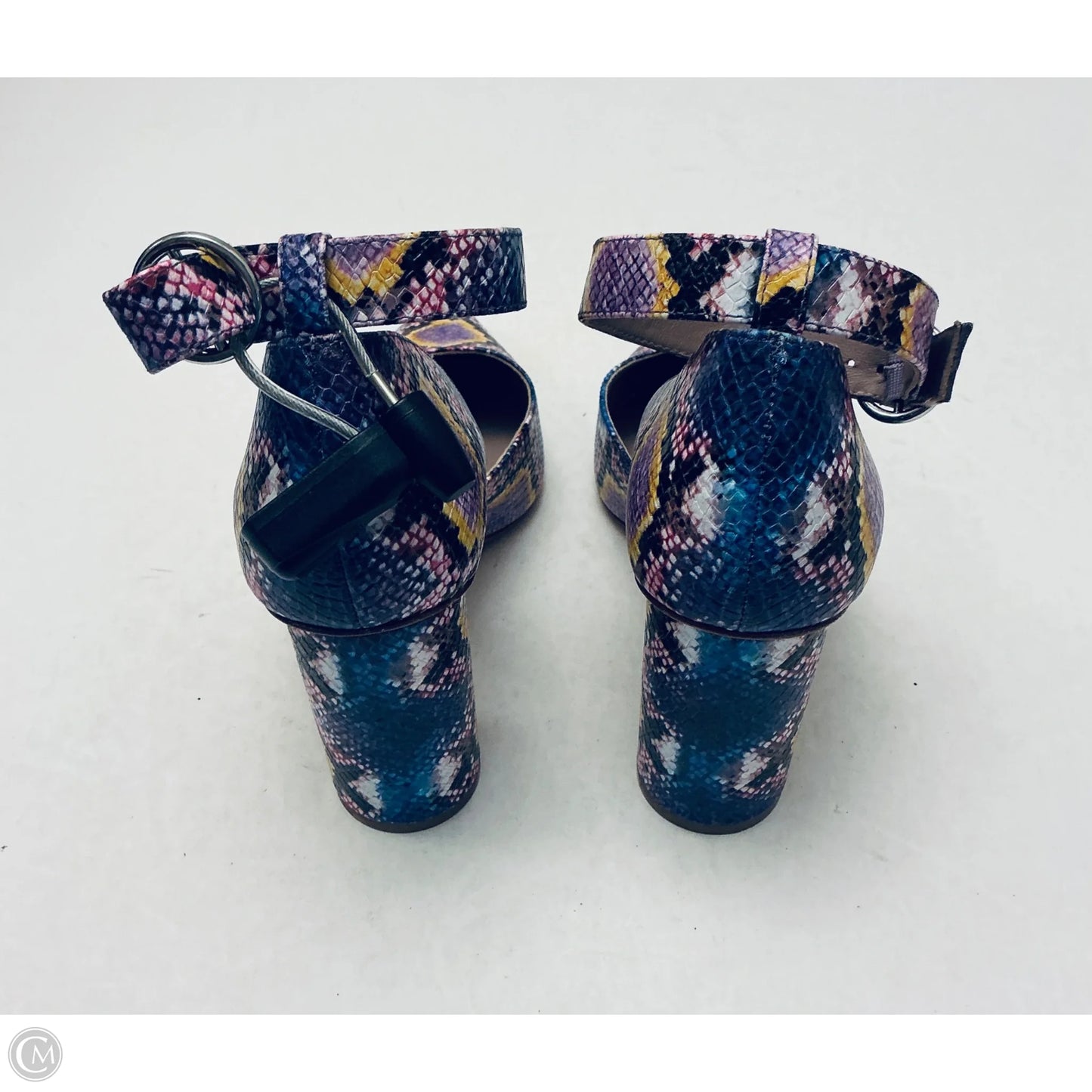 Shoes Sneakers By Clothes Mentor In Snakeskin Print, Size: 8