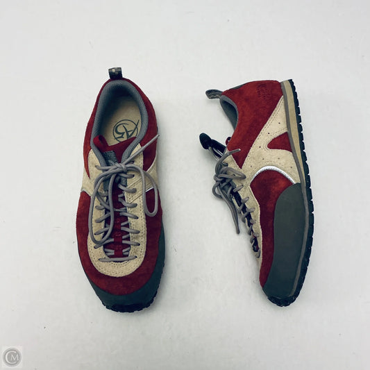 Shoes Sneakers By The North Face In Red, Size: 6