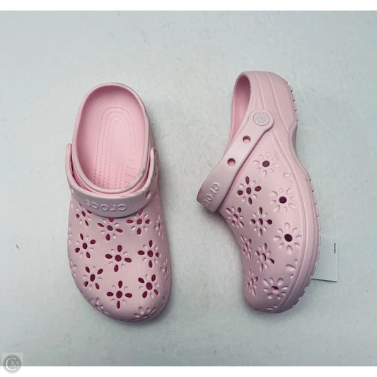 Shoes Flats By Crocs In Pink, Size: 7