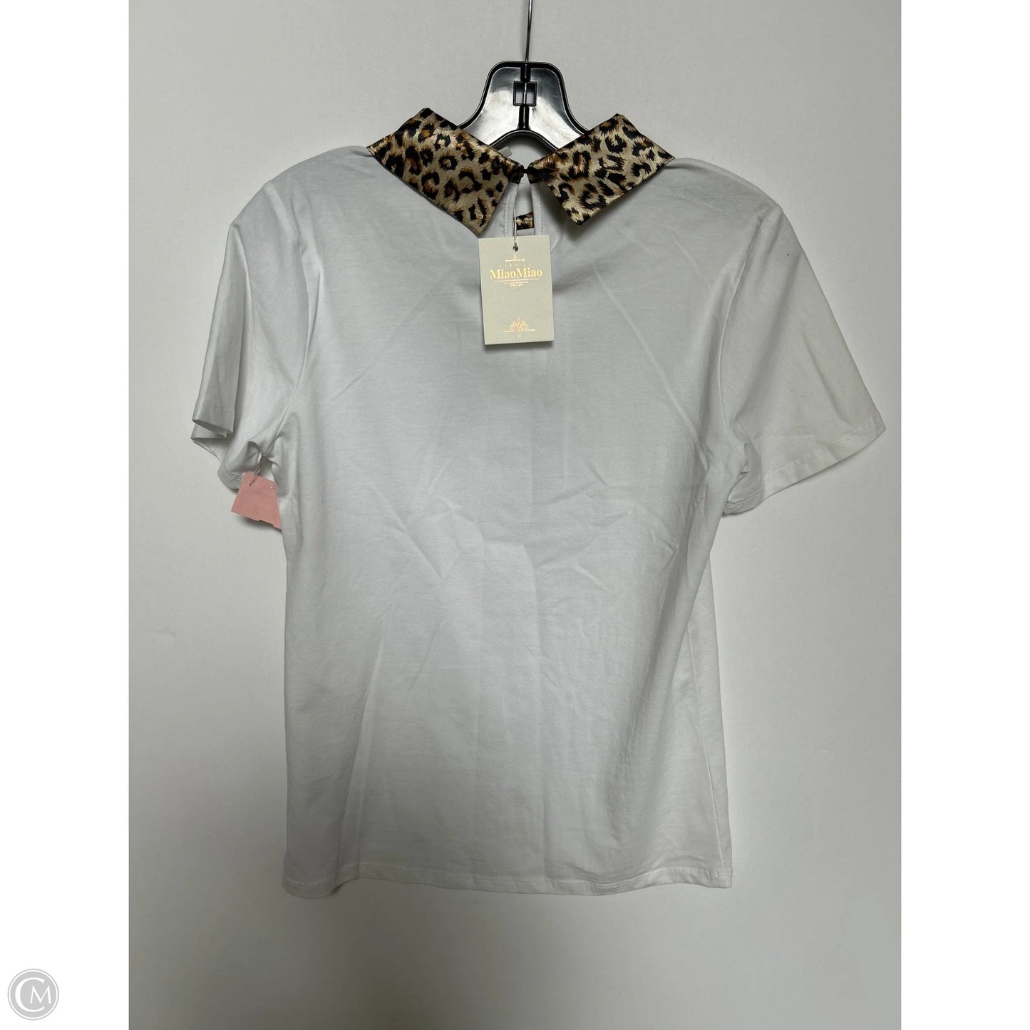 Top Short Sleeve By Clothes Mentor In White, Size: M