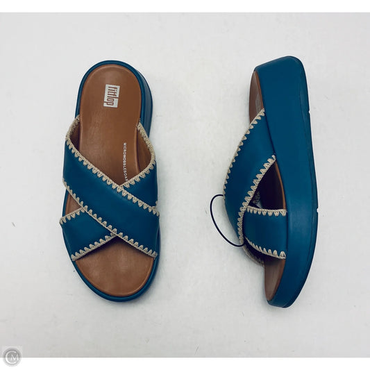 Sandals Flats By Fitflop In Blue, Size: 7
