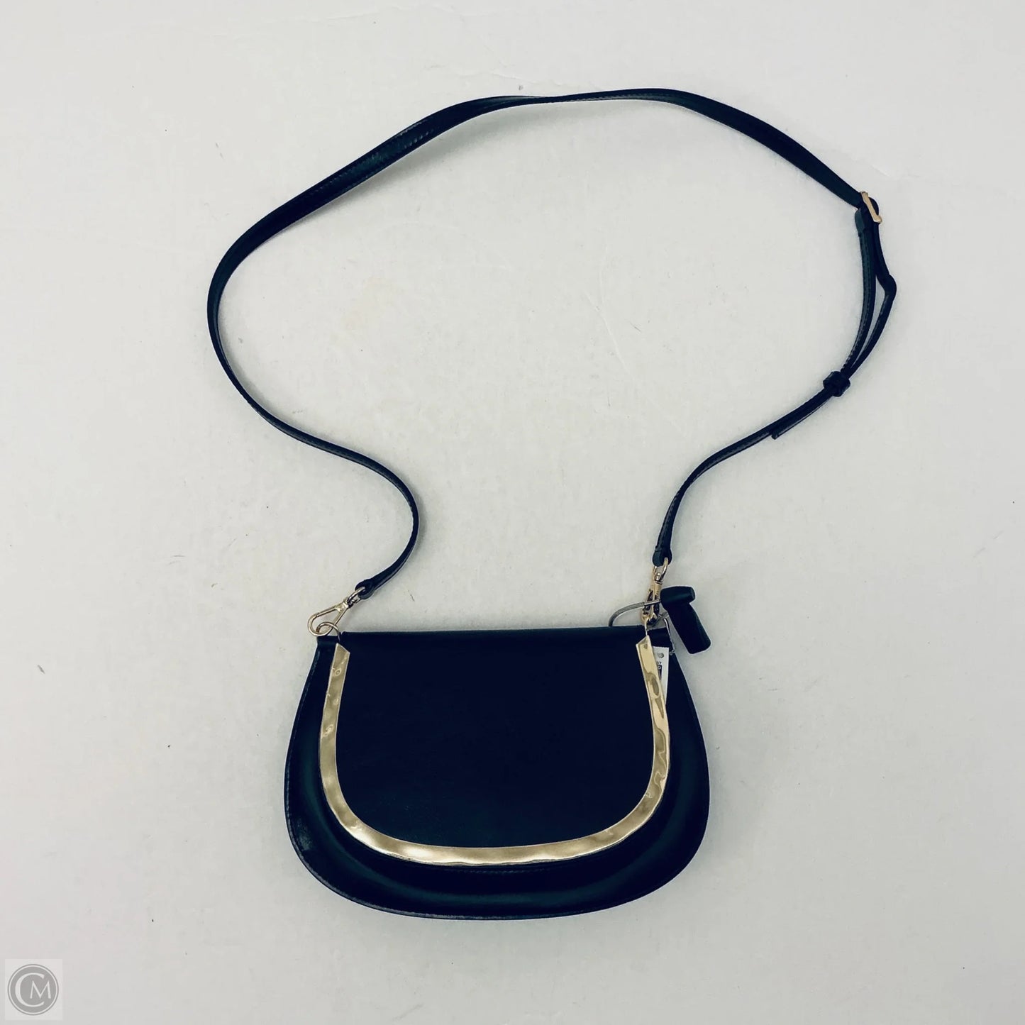 Crossbody By Clothes Mentor, Size: Medium