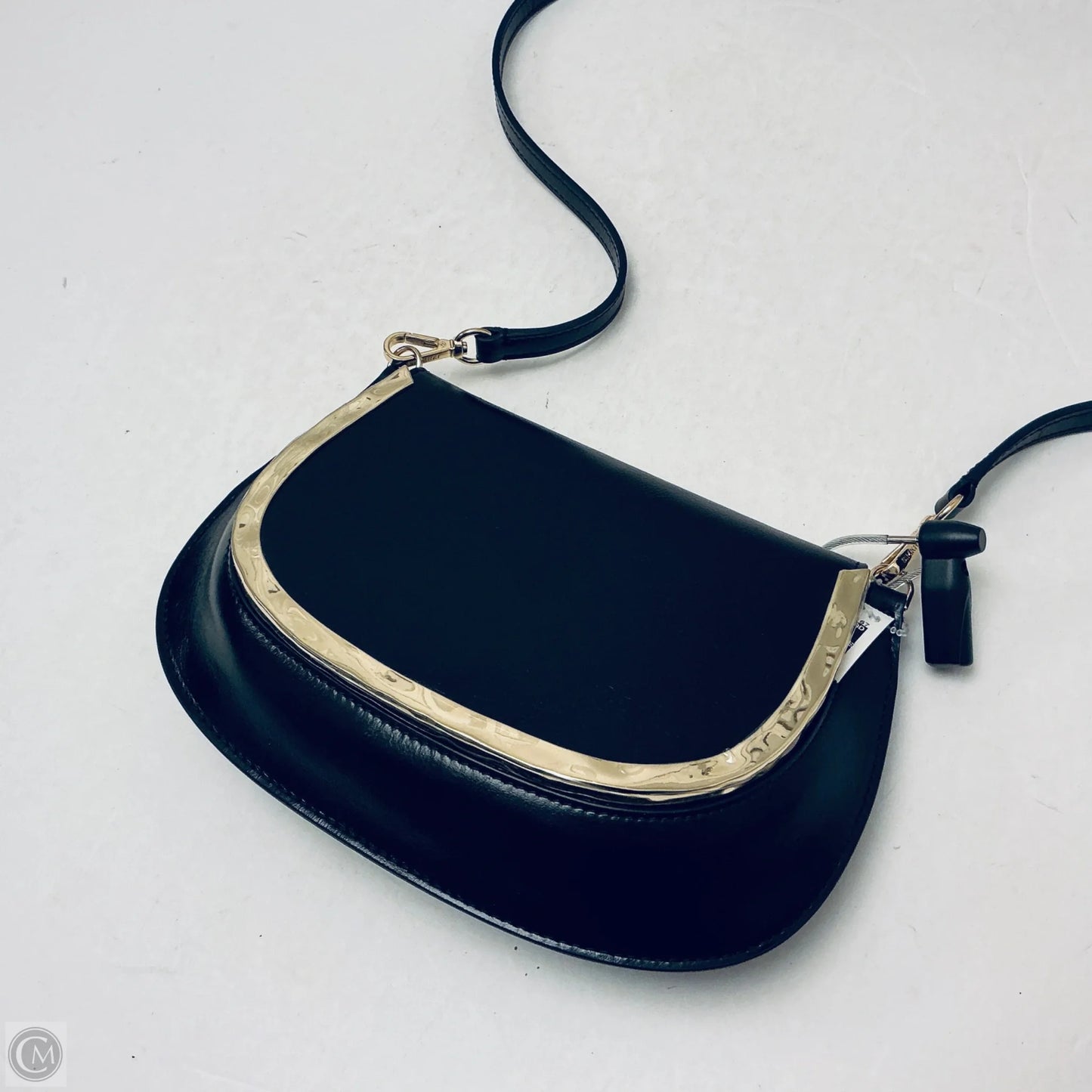 Crossbody By Clothes Mentor, Size: Medium