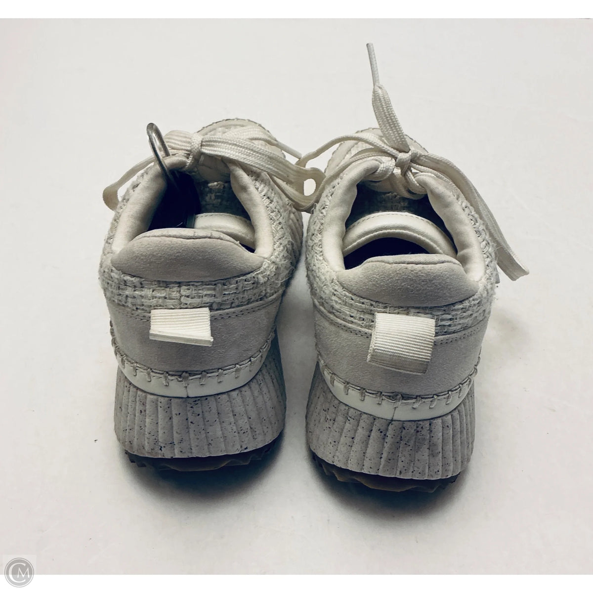 Shoes Sneakers By Universal Thread In White, Size: 7.5