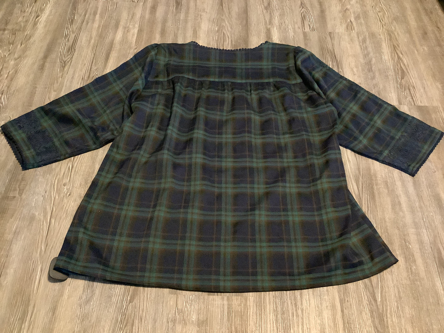 Top Long Sleeve By Clothes Mentor In Plaid Pattern, Size: 2x