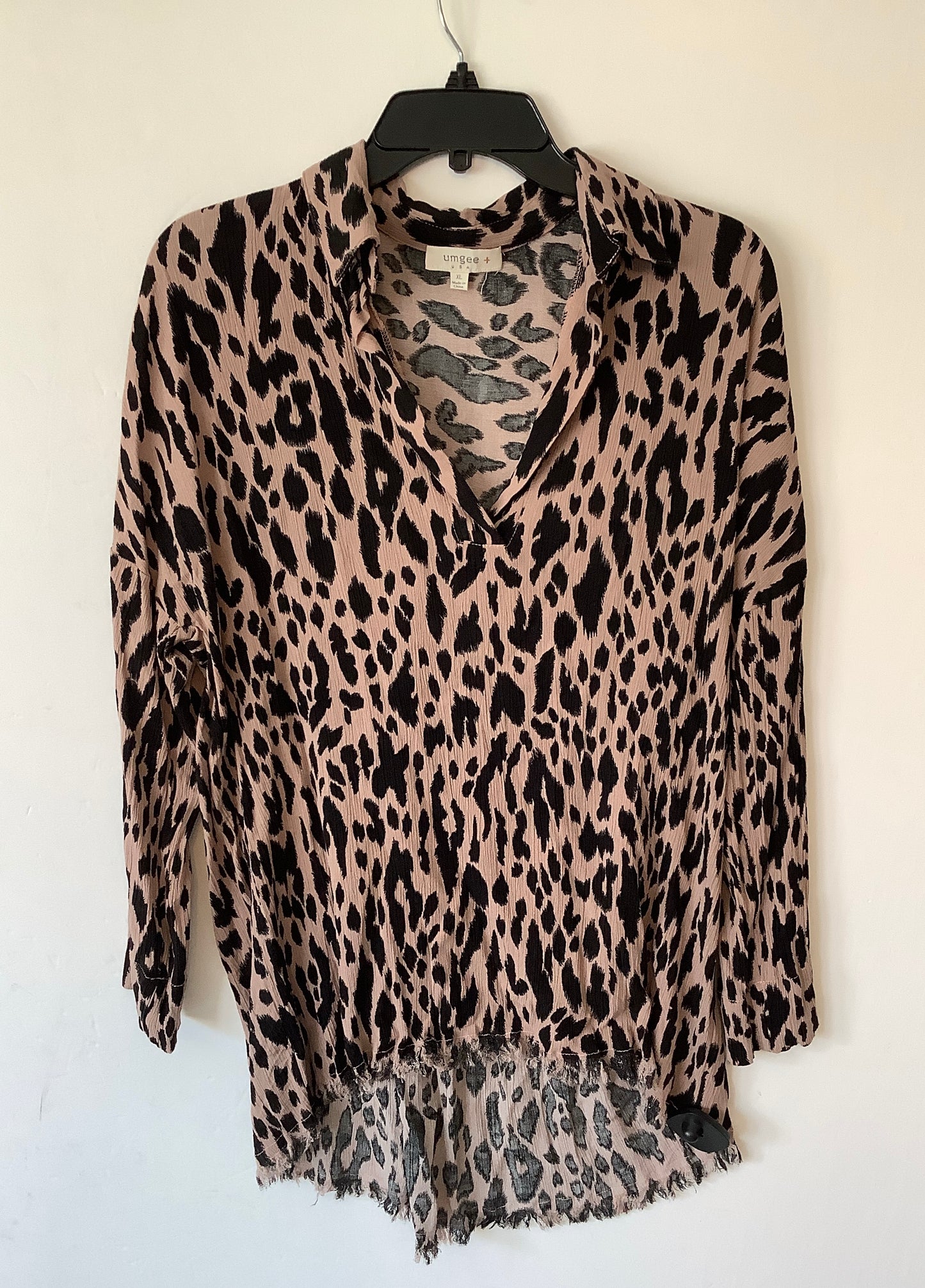 Top Long Sleeve By Umgee In Animal Print, Size: Xl