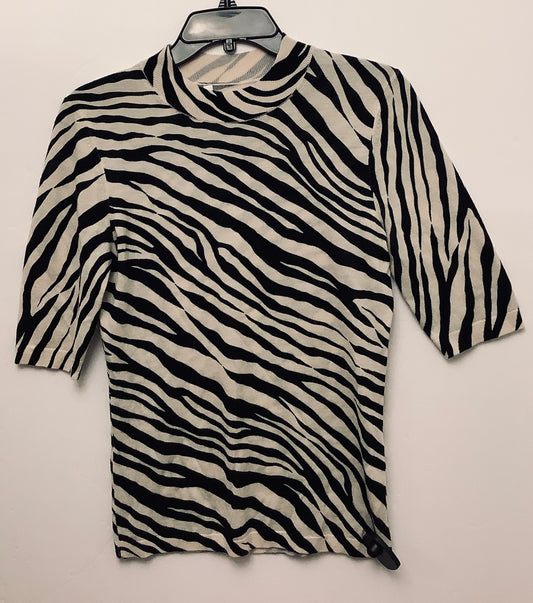 Top Short Sleeve By Clothes Mentor In Animal Print, Size: M