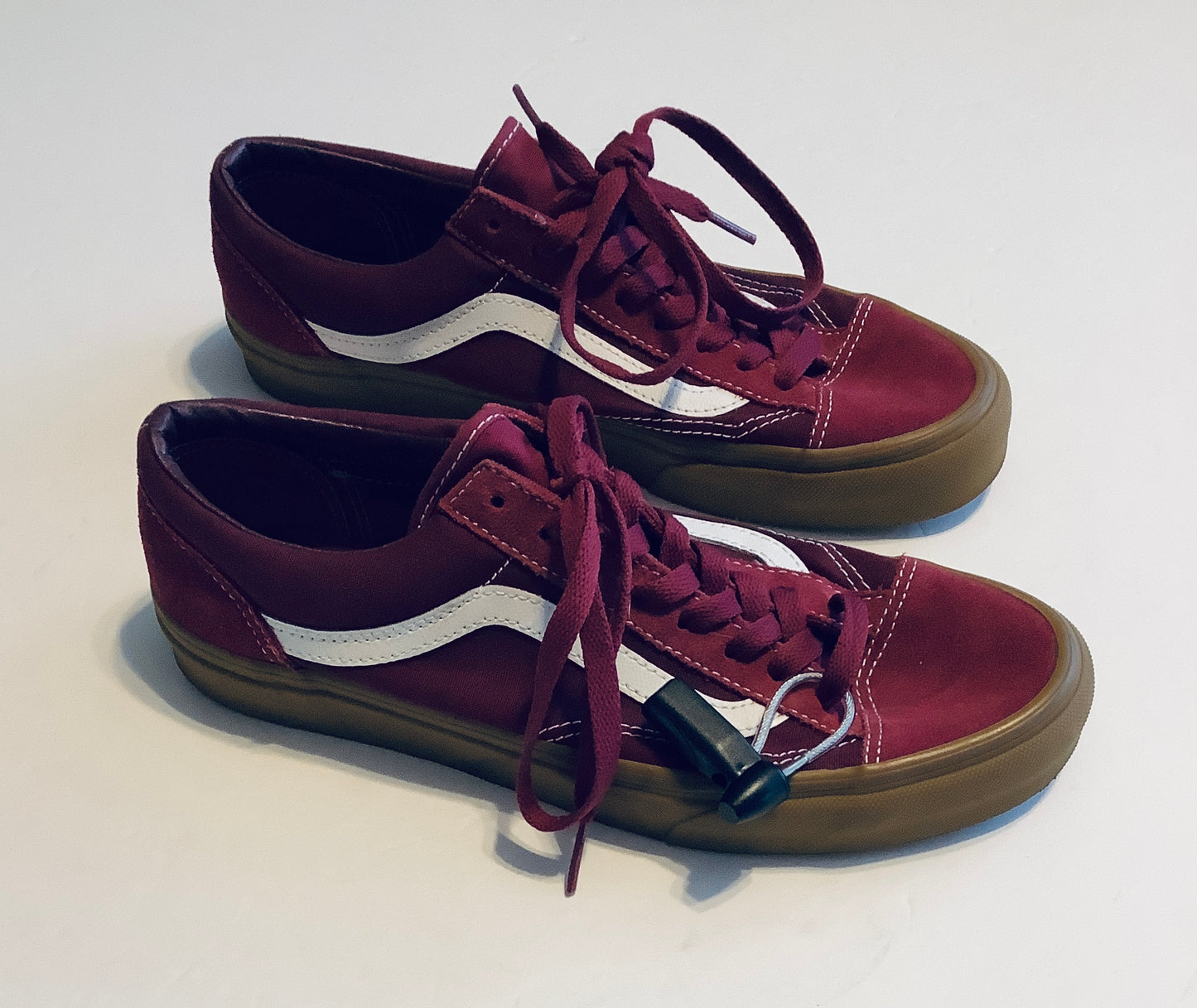 Shoes Sneakers By Vans In Maroon, Size: 10