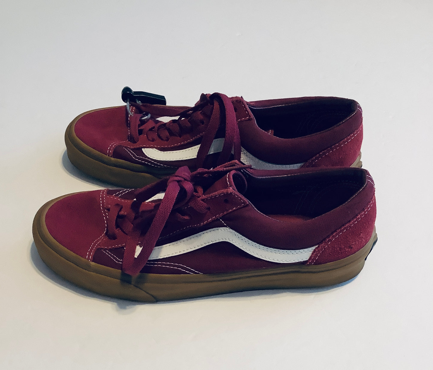 Shoes Sneakers By Vans In Maroon, Size: 10