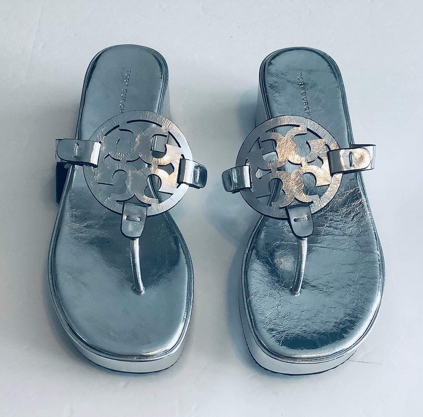 Sandals Designer By Tory Burch In Silver, Size: 9